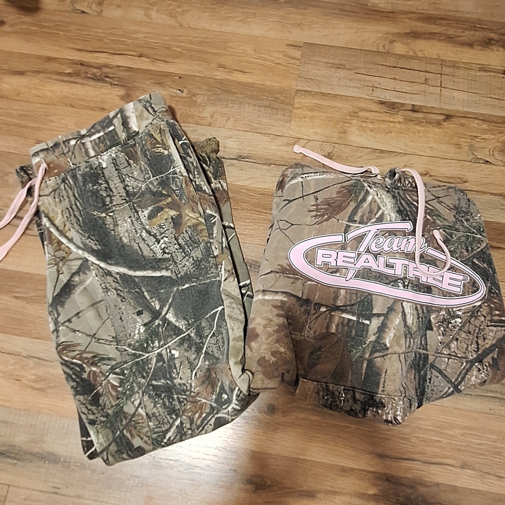 Realtree Camo Womens Sweatpant Sweatshirt Set Hunting